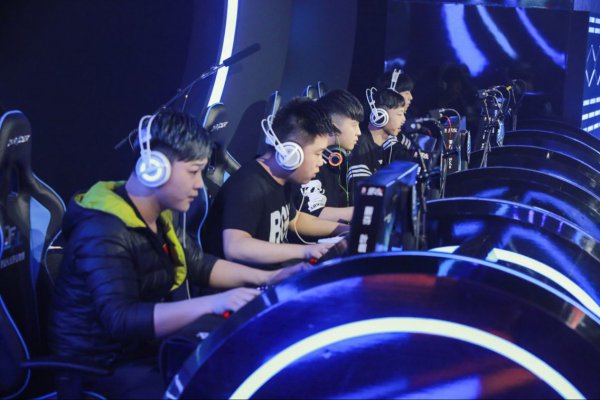 从事任何一 从事任何一