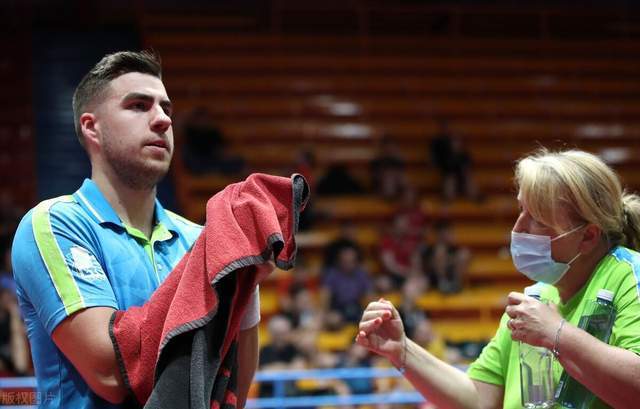 傳球節點由 傳球節點由